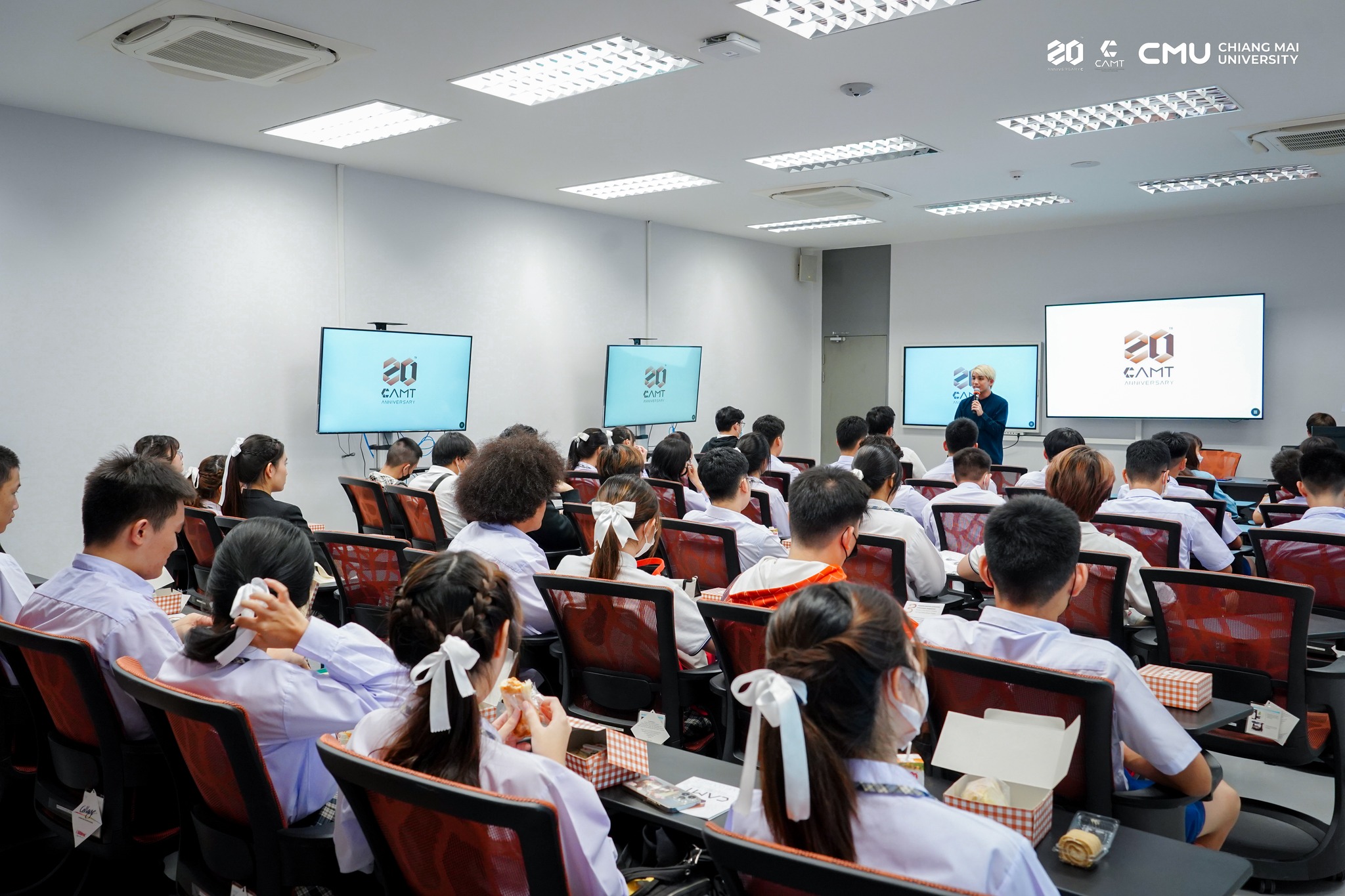 ต้อนรับคณะครูและนักเรียนจากโรงเรียนวารีเชียงใหม่